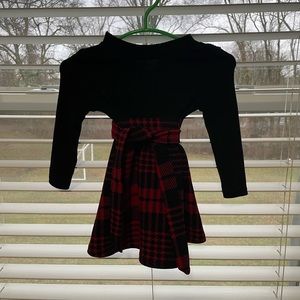 Vestido de bebé de 6 -9 meses con motivos d e navidad . Usado solo una ocasión.